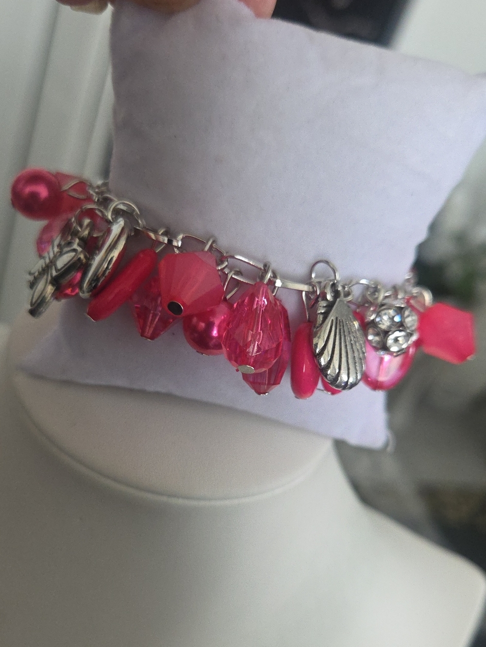 Paparazzi Buzzing Beauty Queen Pink Bracelet NWT